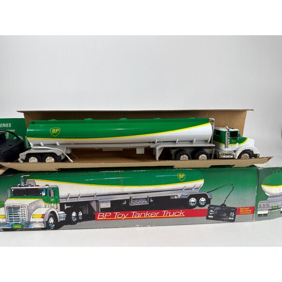 Vintage Bp 1992 Limited Edition 1:24 Remote Control Toy Tanker Truck Not tested - Picture 3 of 8